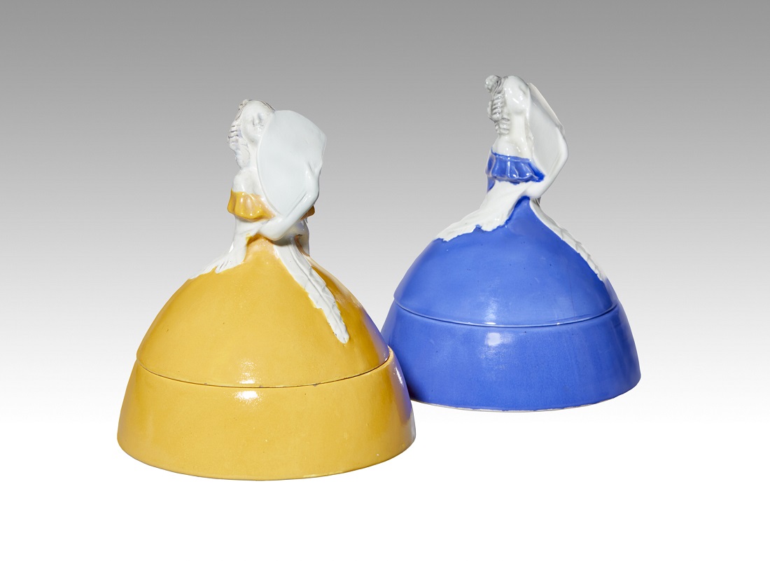 zwei Keramikdosen Fächer Damen